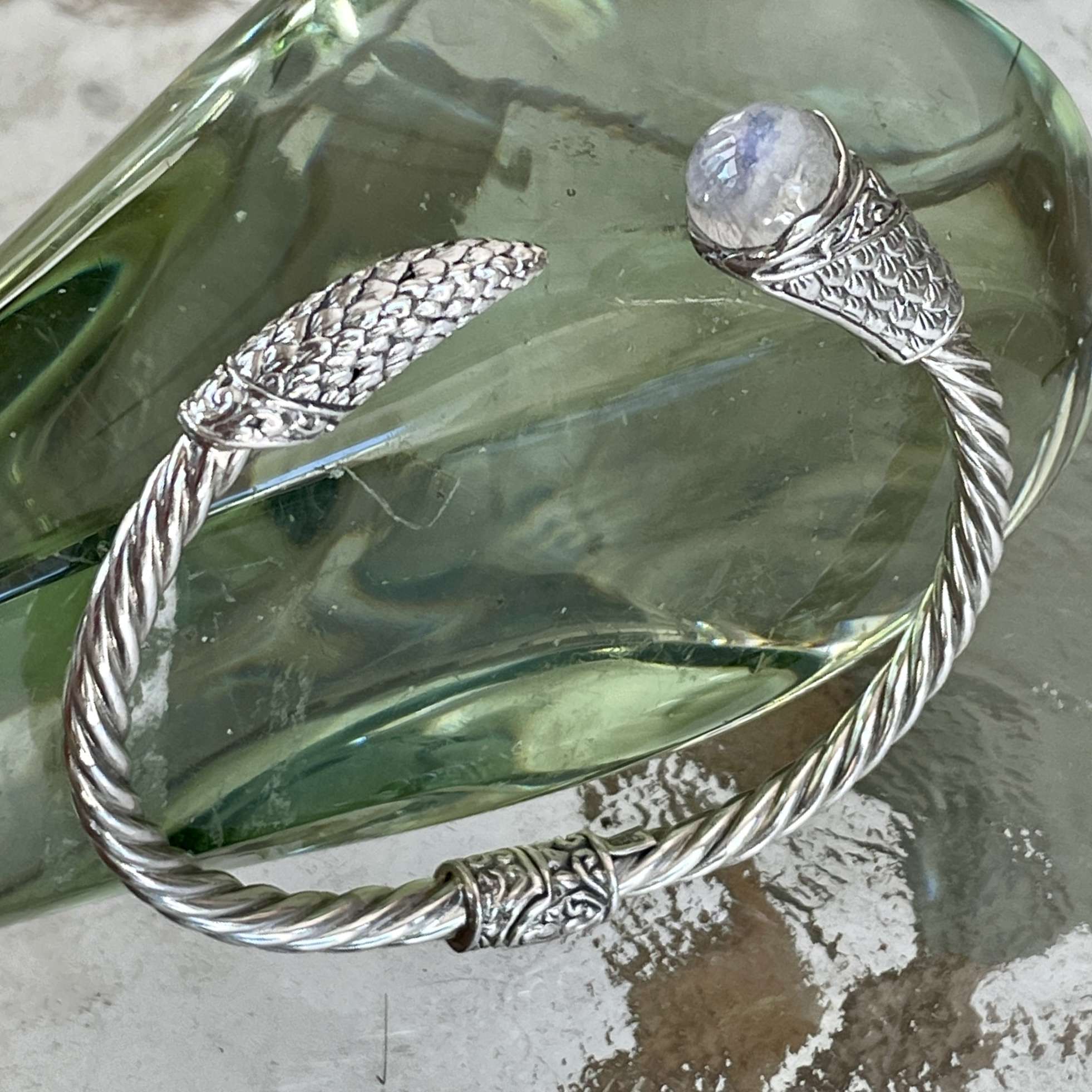 (HANDMADE 925 BALI STERLING SILVER HINGE BRACELETS WITH RAINBOW MOONSTONE)